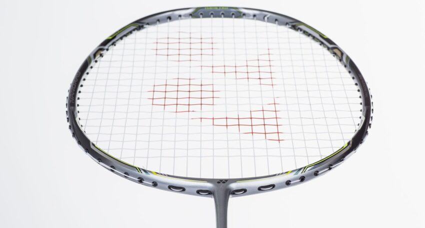 Vợt Yonex Nanoray 900, công nghệ Nanometric, linh hoạt và phản ứng nhanh trong phòng thủ