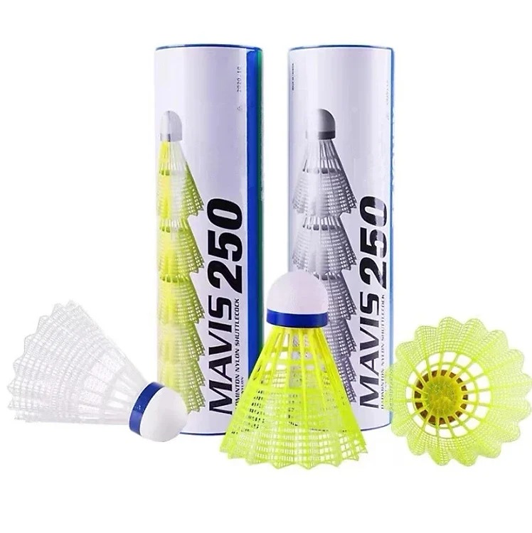 Yonex MAV 10 là quả cầu lông nhựa cao cấp