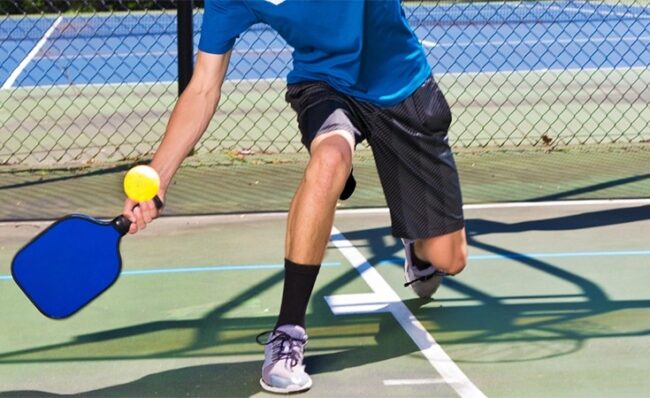 Kỹ thuật lốp bóng Pickleball: Bí quyết đánh bại đối thủ ngay trên lưới