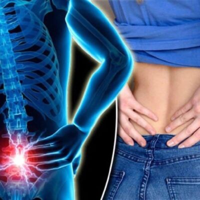 đánh cầu lông bị đau lưng
